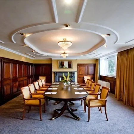 호텔 Clyde Court 4*