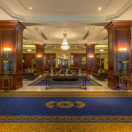 Clyde Court מלון 4*