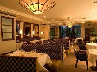 Clyde Court Ξενοδοχείο 4*